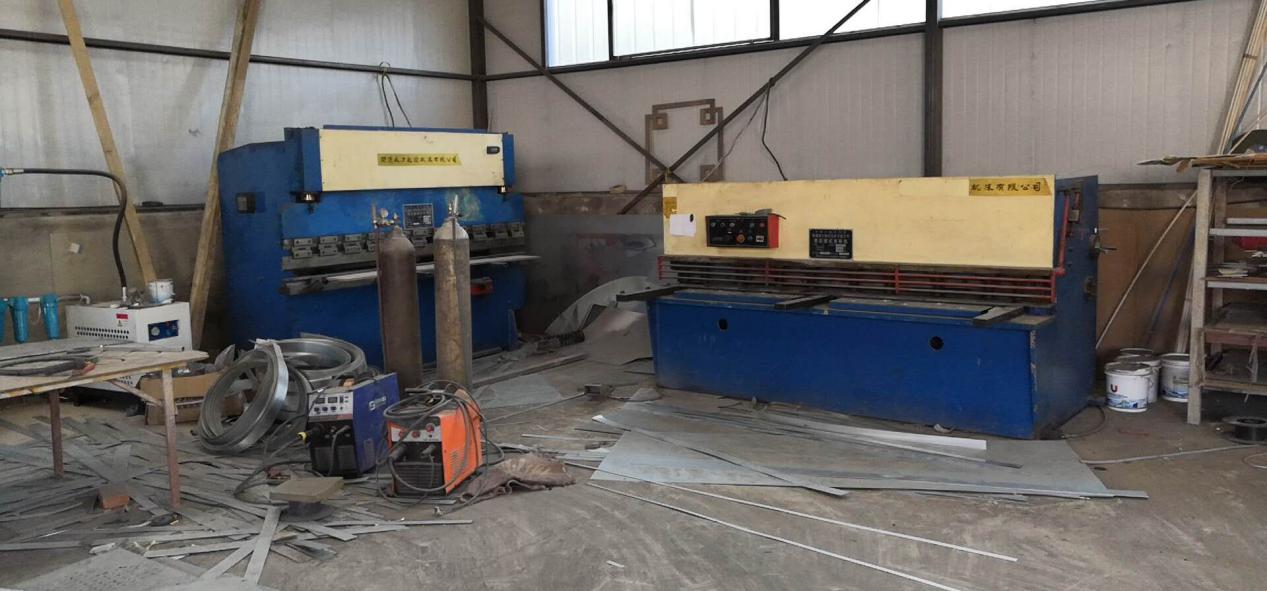 折彎機、裁板機